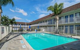 Motel 6 Lost Hills / Buttonwillow Racetrack
